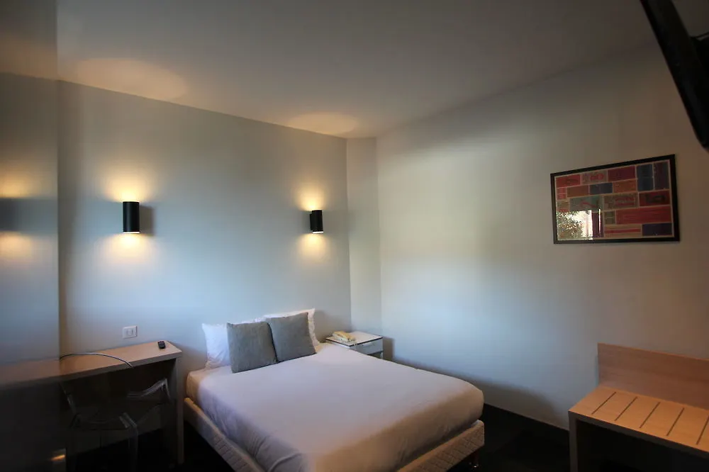 Hotel Vol De Nuit Purpan Toulouse Fransa